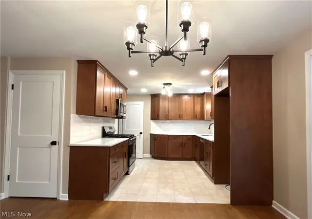 Photo 3 of Single family home for sale at 22 Orchard Dr, Youngstown, OH 44514 | MLS# 5230513 | Listing updated on 2026-10-07