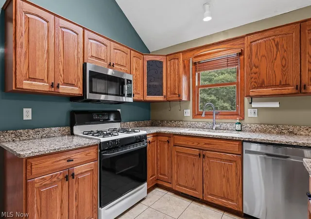 5th image of 315 Valley Brook Oval, Hinckley, OH 44233 | MLS# 5229023