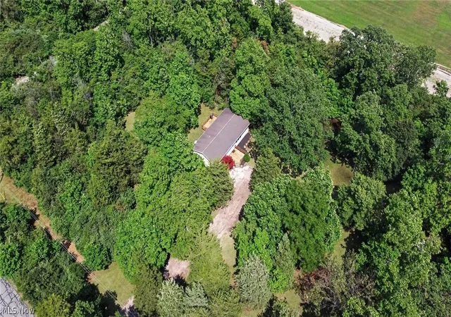 Photo 3 of Single family home for sale at 522 Monaghan Rd, Kelleys Island, OH 43438 | MLS# 5229331 | Listing updated on 2026-07-29