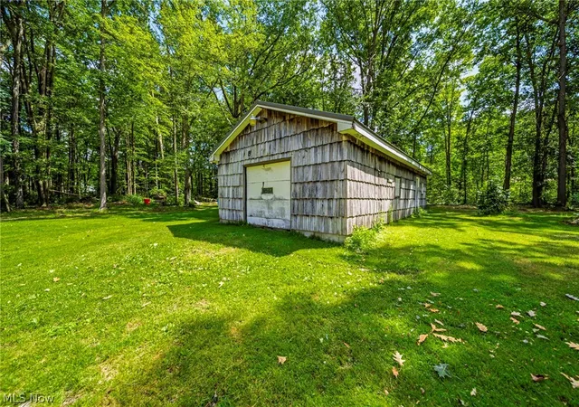 5th image of 16320 Farley Rd, Middlefield, OH 44062 | MLS# 5230313