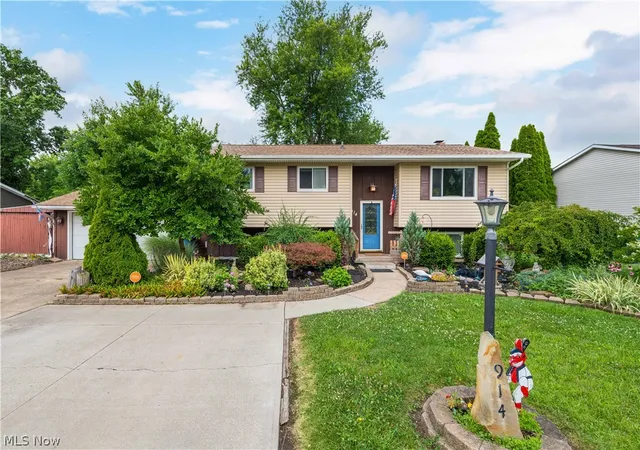 1st image of 914 Stark St, Sheffield Lake, OH 44054 | MLS# 5230392