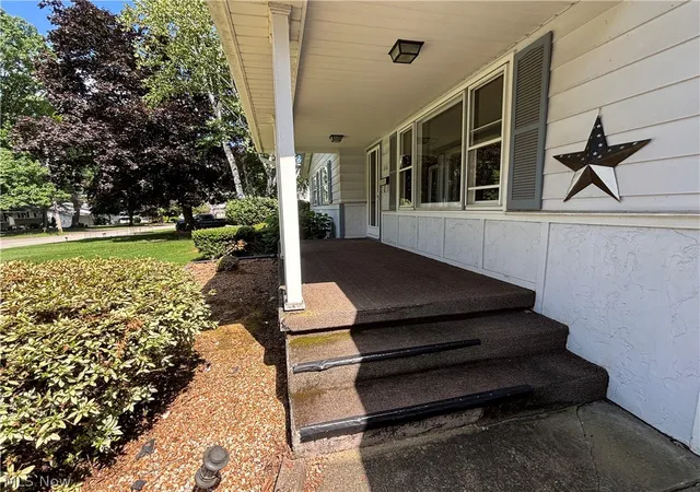 2nd image of 641 Matawan Dr, Campbell, OH 44405 | MLS# 5230634