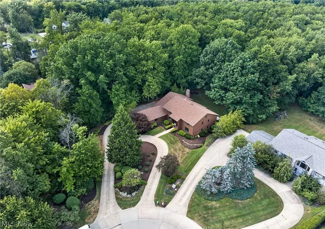 4th image of 2571 Cedarwood Rd, Cleveland, OH 44124 | MLS# 5228407