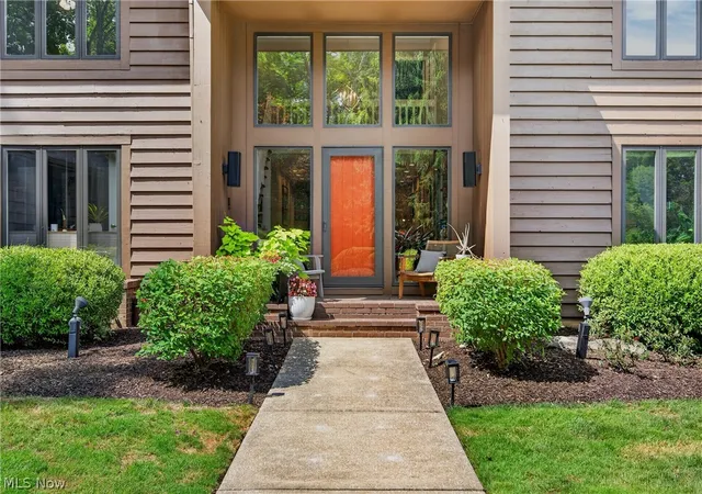 5th image of 2571 Cedarwood Rd, Cleveland, OH 44124 | MLS# 5228407