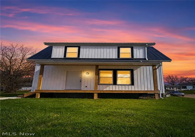 Photo 2 of Single family home for sale at 750 Pine St, Zanesville, OH 43701 | MLS# 5224355 | Listing updated on 2026-08-12