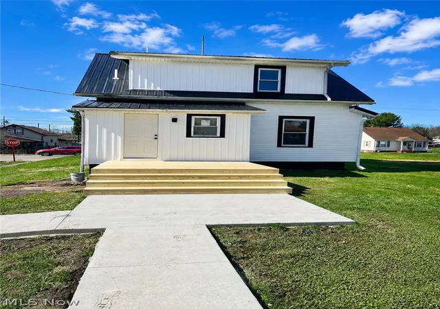 Photo 3 of Single family home for sale at 750 Pine St, Zanesville, OH 43701 | MLS# 5224355 | Listing updated on 2026-08-12
