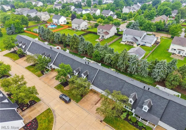 2nd image of 130 High Pt Dr, Medina, OH 44256