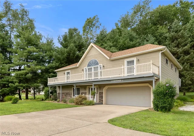 3rd image of 1 Cherokee Trl, Malvern, OH 44644 | MLS# 5230521