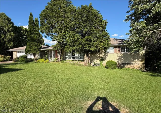Photo 2 of Sale Pending at 610 Broadview Cir, East Liverpool, OH 43920 | MLS# 5230702 | Listing updated on 2026-08-20