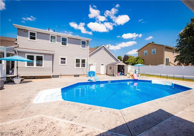 3rd image of 51 Sawmill Run Dr, Canfield, OH 44406 | MLS# 5230503