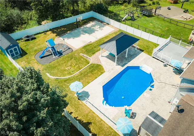 4th image of 51 Sawmill Run Dr, Canfield, OH 44406 | MLS# 5230503