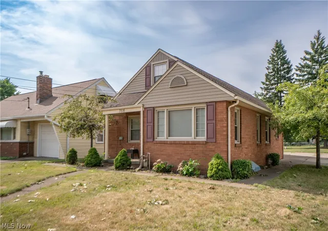 Photo 1 of Sale Pending at 3516 7th Street Sw, Canton, OH 44710 | MLS# 5229958 | Listing updated on 2026-08-19