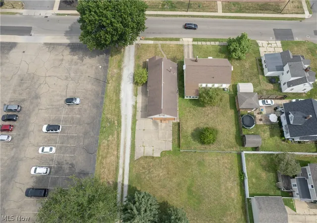 Photo 3 of Sale Pending at 3516 7th Street Sw, Canton, OH 44710 | MLS# 5229958 | Listing updated on 2026-08-19