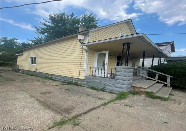 Photo 4 of Single family home for sale at 5613 Huss Ave, Cleveland, OH 44105 | MLS# 5230724 | Listing updated on 2026-08-11