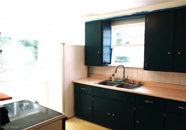 3rd image of 256 Sues Ct, Akron, OH 44311 | MLS# 5228918