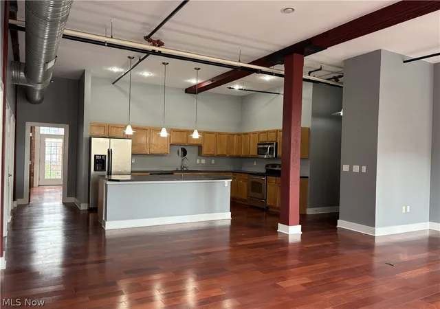 4th image of 1260 W 4Th St #401, Cleveland, OH 44113 | MLS# 5230687