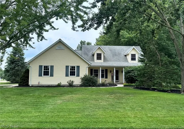 Photo 2 of Sale Pending at 2462 Candlewood Dr, Avon, OH 44011 | MLS# 5230726 | Listing updated on 2026-08-24