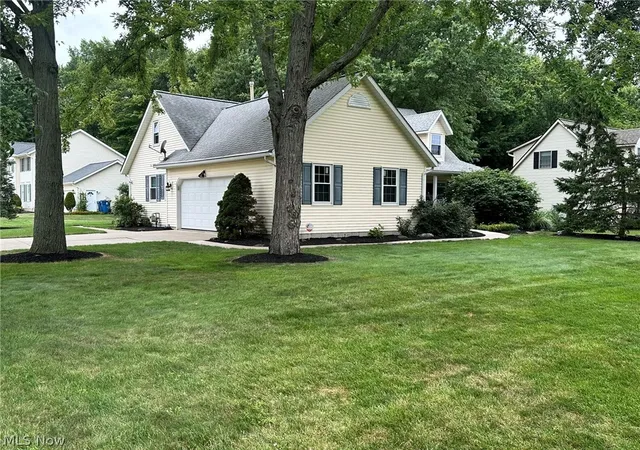 Photo 5 of Sale Pending at 2462 Candlewood Dr, Avon, OH 44011 | MLS# 5230726 | Listing updated on 2026-08-24