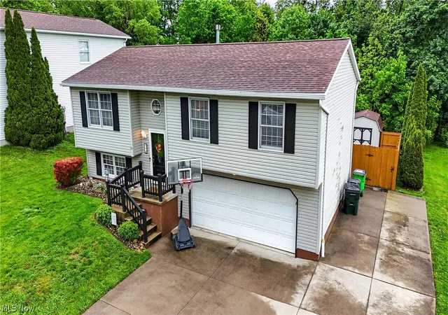 1st image of 50 Ridge Top Cir, Doylestown, OH 44230 | MLS# 5230206