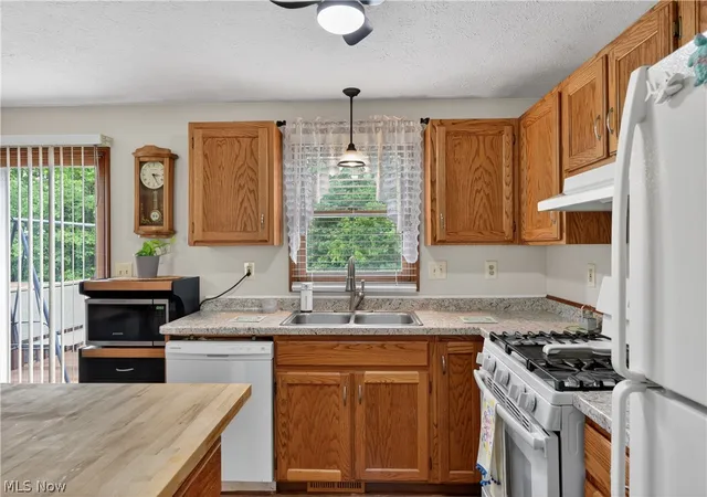 3rd image of 50 Ridge Top Cir, Doylestown, OH 44230 | MLS# 5230206