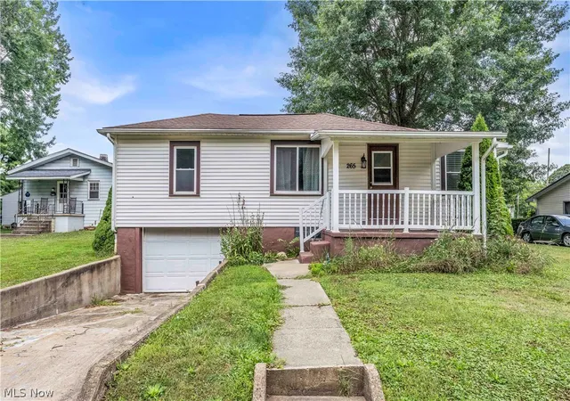Photo 1 of Single family home for sale at 265 Main St Se, Brewster, OH 44613 | MLS# 5230781 | Listing updated on 2026-09-01