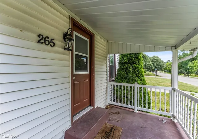 Photo 3 of Single family home for sale at 265 Main St Se, Brewster, OH 44613 | MLS# 5230781 | Listing updated on 2026-09-01