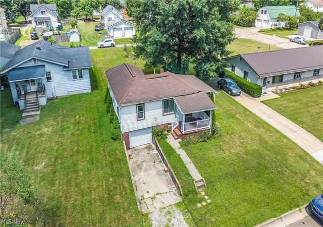 Photo 4 of Single family home for sale at 265 Main St SE, Brewster, OH 44613 | MLS# 5230781 | Listing updated on 2026-09-01