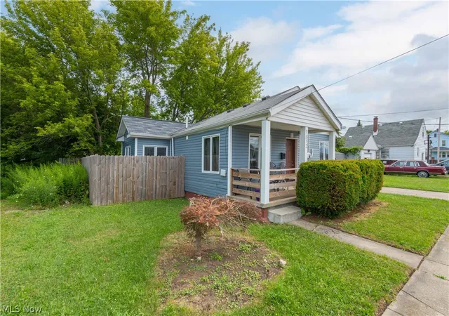 Photo 4 of Sale Pending at 1312 W 14th Street, Lorain, OH 44052 | MLS# 5230549 | Listing updated on 2026-08-19