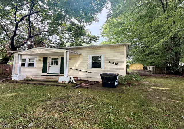 Photo 3 of Single family home for sale at 128 Lakeview Blvd, Painesville Twp, OH 44077 | MLS# 5230288 | Listing updated on 2026-09-21