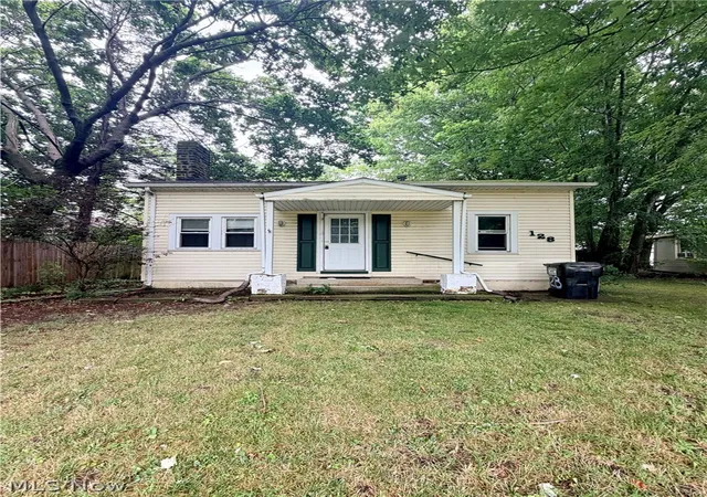 Photo 3 of Single family home for sale at 128 Lakeview Blvd, Painesville Twp, OH 44077 | MLS# 5230288 | Listing updated on 2026-09-21