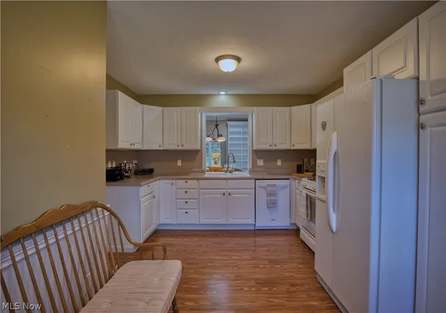 Listing Photo 5 - Condo for sale in building located at 1108 Shadow Ridge Dr, Niles, OH 44446