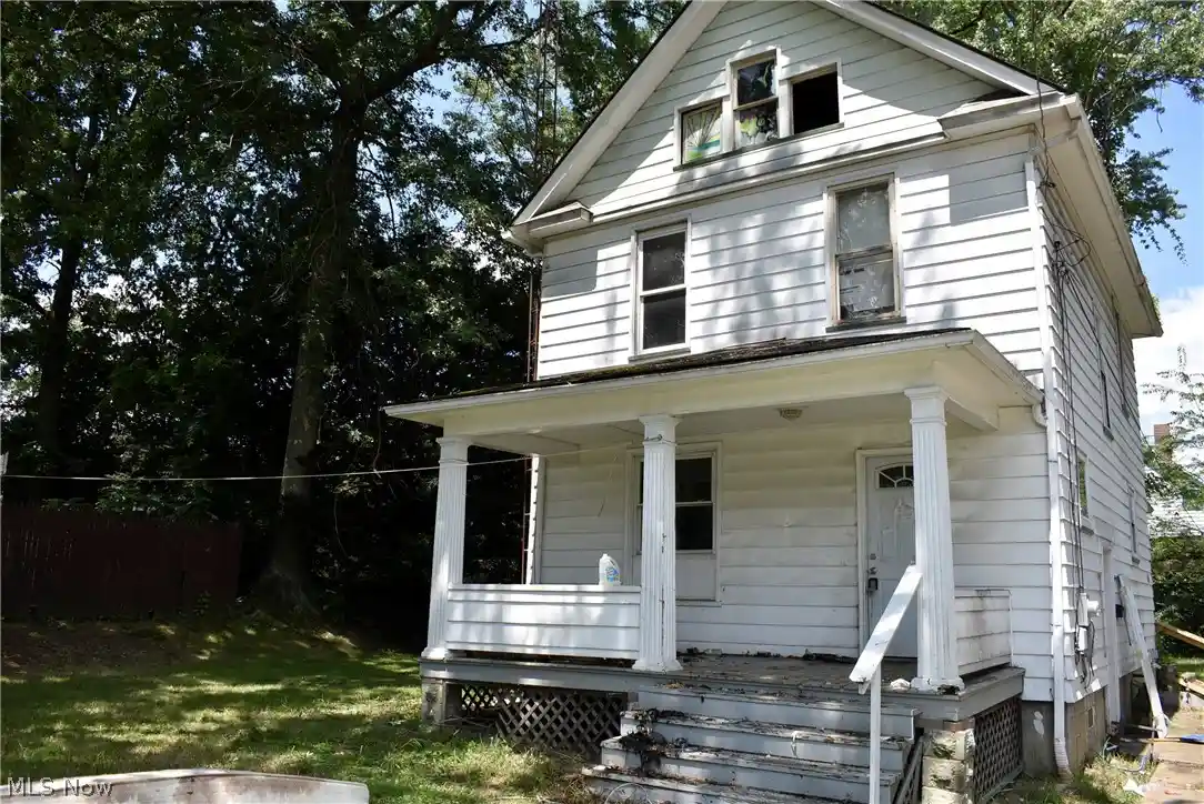 Photo 1 of Sale Pending at 47 Lincoln Ave, East Palestine, OH 44413 | MLS# 5230800 | Listing updated on 2026-10-14