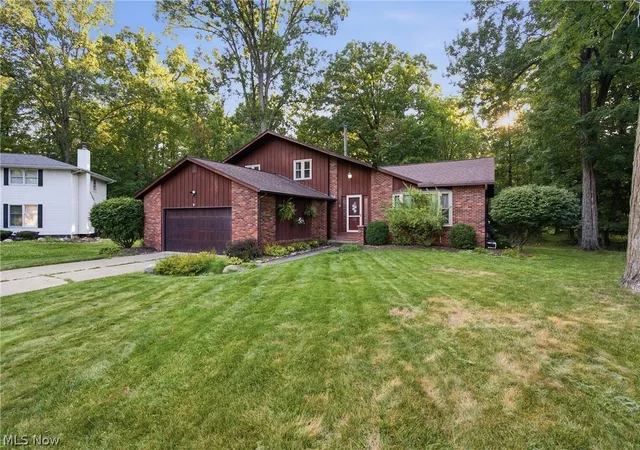 Photo 2 of Single family home for sale at 1148 Krndia Ct, Brunswick, OH 44212 | MLS# 5230672 | Listing updated on 2026-07-27