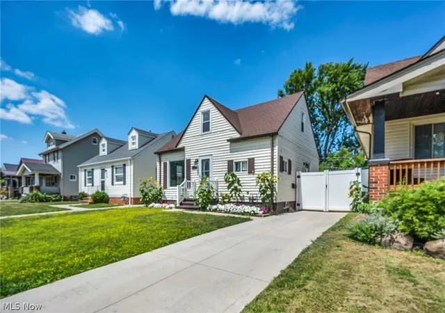 3rd image of 4418 Maplecrest Ave, Cleveland, OH 44134 | MLS# 5230770