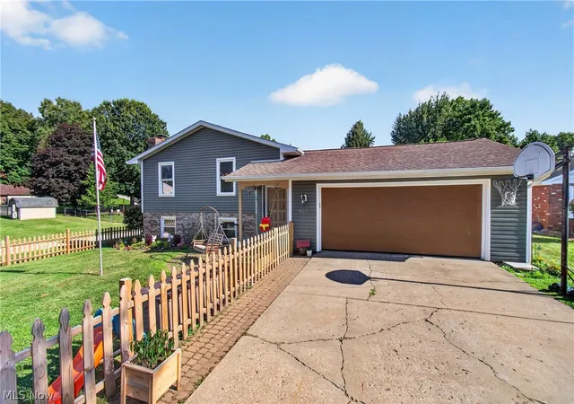 2nd image of 1110 E Front St, Dover, OH 44622 | MLS# 5230728