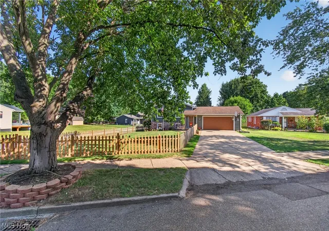 3rd image of 1110 E Front St, Dover, OH 44622 | MLS# 5230728