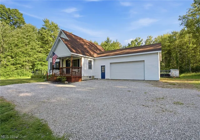 2nd image of 1318 Daly Rd, Ashtabula, OH 44004 | MLS# 5230652