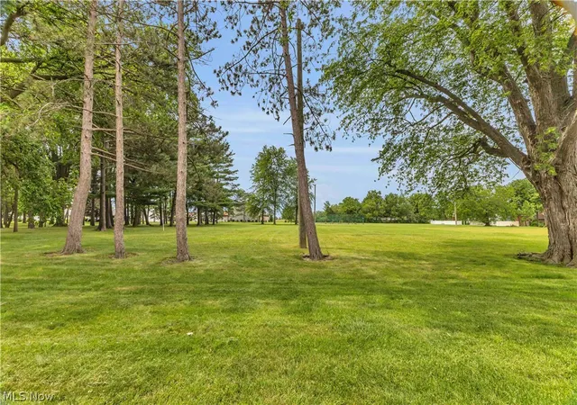 Listing Photo 2 - Condo for sale in building located at 4704 Venice Hts Blvd, Sandusky, OH 44870 - Unit #210