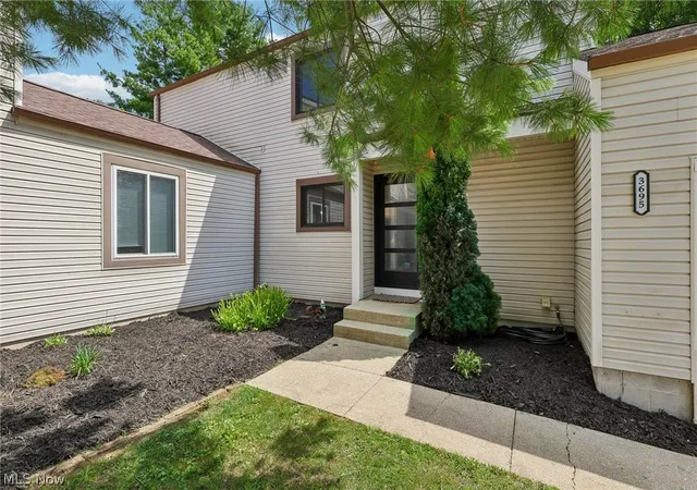 1st image of 3695 Englewood Dr, Stow, OH 44224 | MLS# 5230396