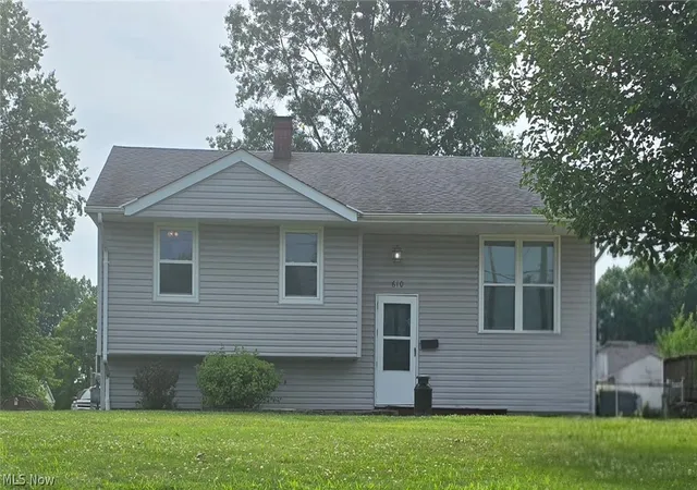 2nd image of 610 Notre Dame Ave, Youngstown, OH 44515 | MLS# 5230737