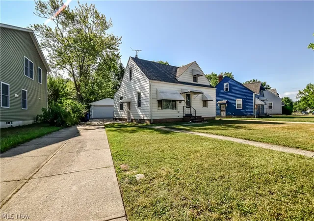 Photo 2 of Single family home for sale at 3833 E 186th Street, Cleveland, OH 44122 | MLS# 5229362 | Listing updated on 2026-08-27