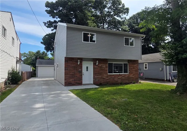 Photo 1 of Single family home for sale at 203 Paxton Rd, Eastlake, OH 44095 | MLS# 5230516 | Listing updated on 2026-09-25