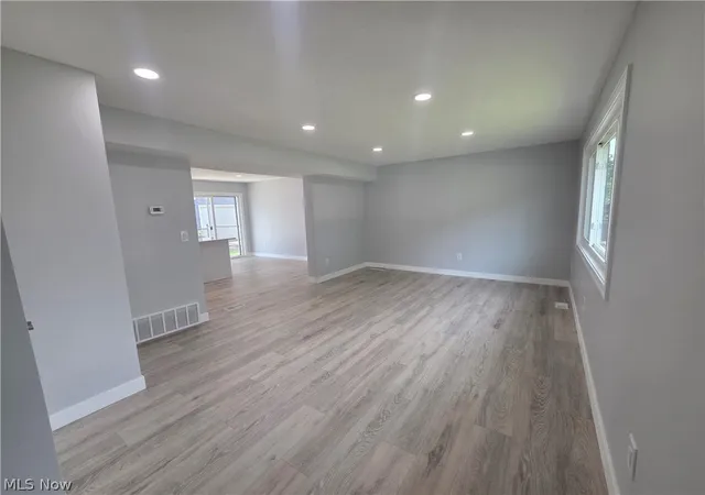 Photo 3 of Single family home for sale at 203 Paxton Rd, Eastlake, OH 44095 | MLS# 5230516 | Listing updated on 2026-09-25