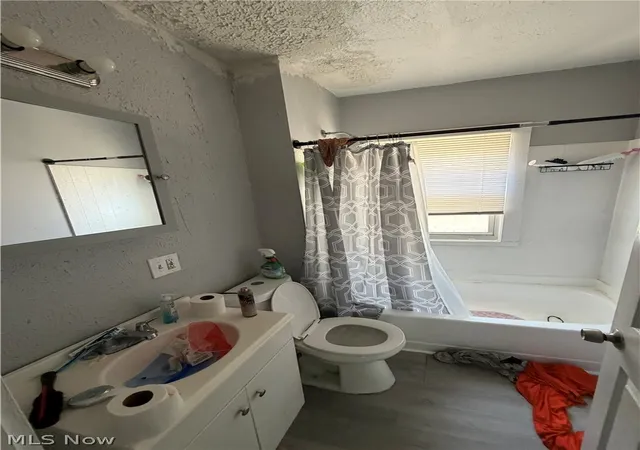 Listing Photo 3 - Condo for sale in building located at 11101 Nelson Ave, Cleveland, OH 44105