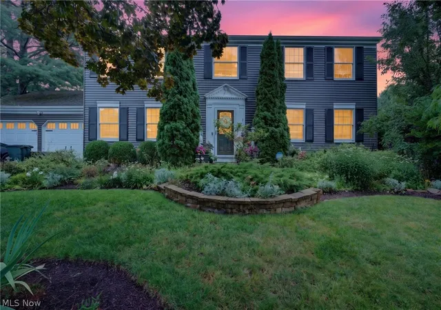 Photo 2 of Single family home for sale at 988 White Oak Cir, Medina, OH 44256 | MLS# 5230488 | Listing updated on 2026-08-16