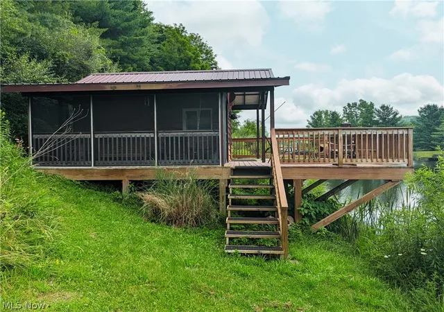 3rd image of 1139 Allgyer Rd Se, Gnadenhutten, OH 44629 | MLS# 5230729