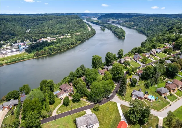 4th image of 4039 Palisades Dr, Weirton, WV 26062 | MLS# 5230882