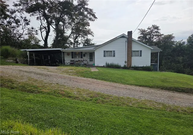 4th image of 50160 & 50164 St Clair St, St Clairsville, OH 43950 | MLS# 5229597