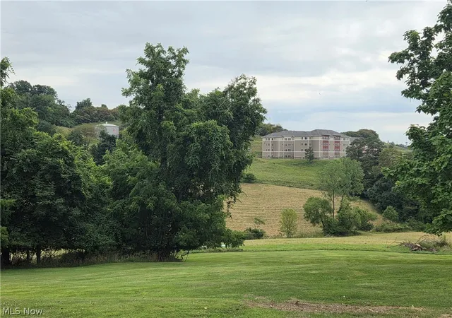 3rd image of 330 Young Ln, Saint Clairsville, OH 43950 | MLS# 5229717