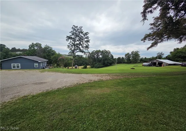 4th image of 330 Young Ln, Saint Clairsville, OH 43950 | MLS# 5229717